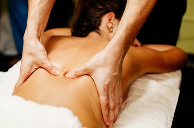 أيورفيدا مارما - تدليك المفاصل / 50 دقيقة